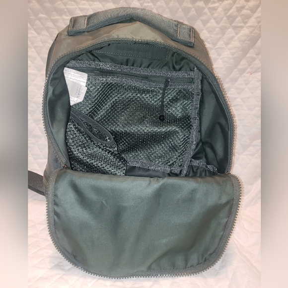 Lululemon Go Lightly Bag 12L - Picture 2 of 16